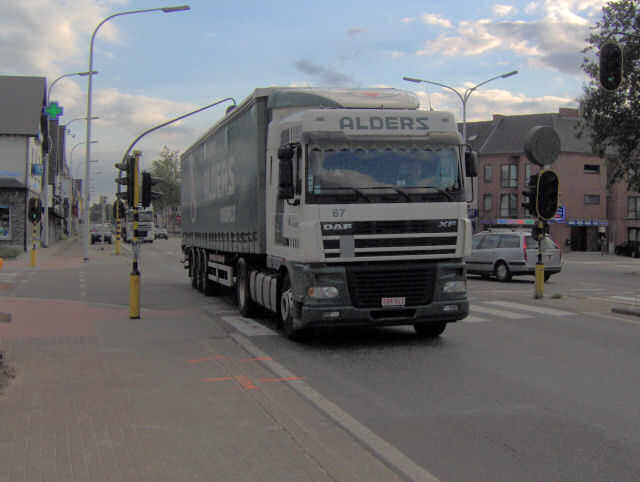 DAF-XF-Alders-Rouwet-300906-01-B.jpg
