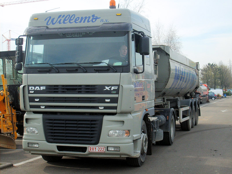 BE-DAF-XF-Willemo-Rouwet-130508-01.jpg