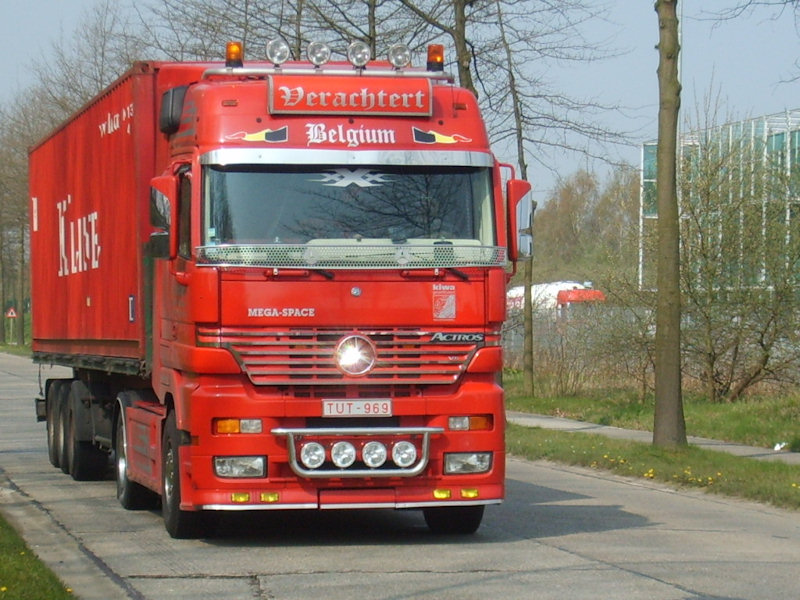 BE-MB-Actros-Verachters-Rouwet-130508-01.jpg
