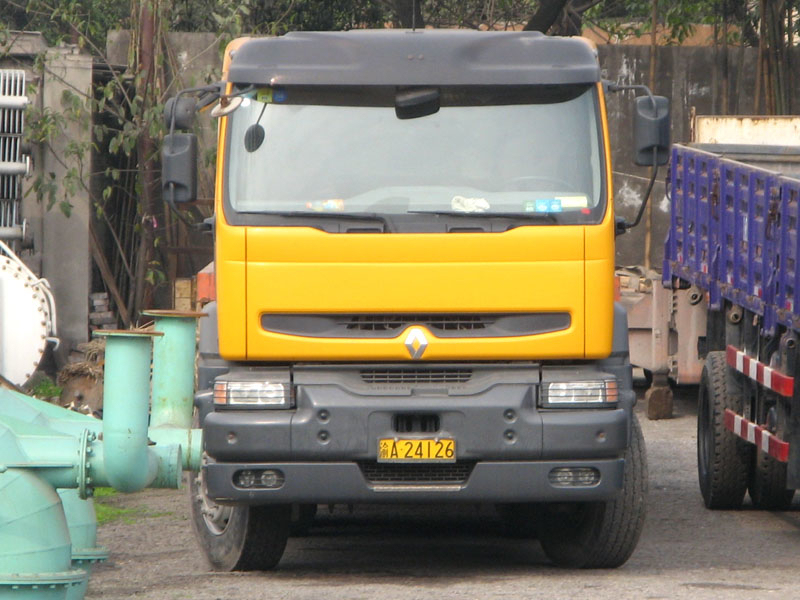CHI-Renault-Kerax-Liu-210308-01.jpg