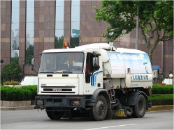 Iveco-EuroCargo-Frankychou-311207-01