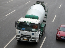 Mitsubishi-Fuso-weiss-311207-01