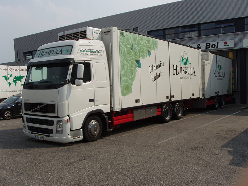 Volvo-FH12-420-Huiskula-Holz-310807-01-FIN.jpg - Frank Holz