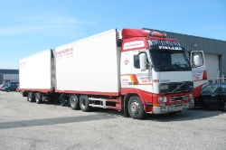 FIN-Volvo-FH12-380-Teljaenkuljetus-Holz-110810-01