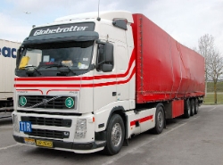 Volvo-FH12-460-weiss-rot-Schiffner-180806-01-IR