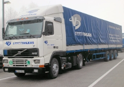 Volvo-FH12-380-weiss-Schiffner-180806-01-LT