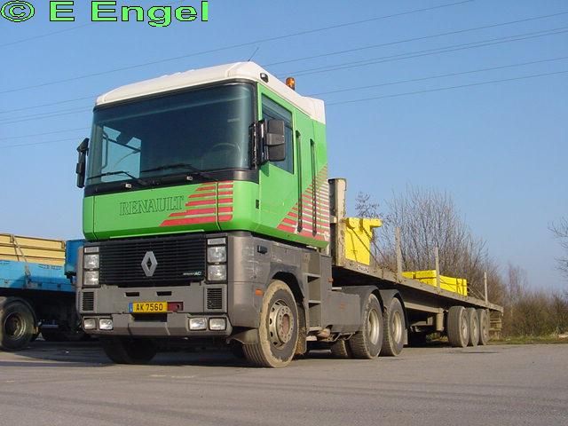 Renault-AE-520-Grulux-Engel-100205-01-LUX.jpg - Eric Engel