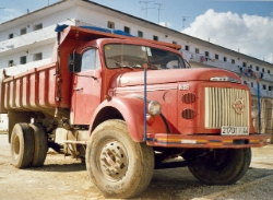 Volvo-N88-rot-Michel-150806-01-MKO