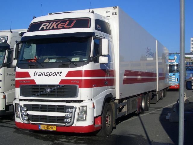 Volvo-FH12-Rikeli-Stober-271204-1.jpg - Ingo Stober