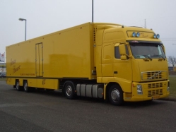 Volvo-FH12-gelb-Stober-220406-01-NL