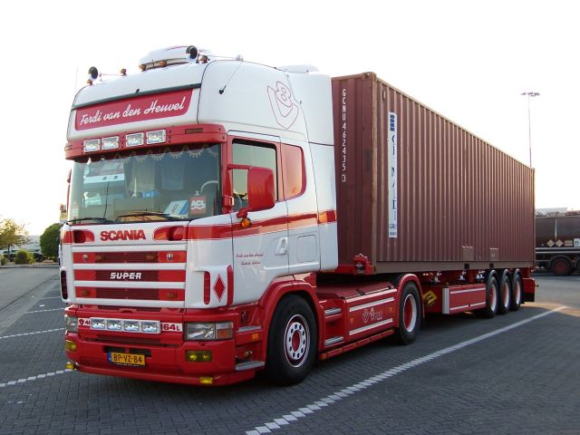 Scania-164-L-480-vdHeuvel-Iden-270706-01-NL.jpg - D. Iden