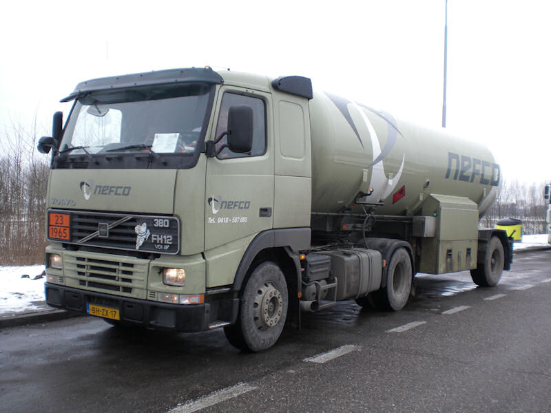 NL-Volvo-FH12-380-Nefco-Kleinrensing-310110-01.jpg - Ulrich Kleinrensing
