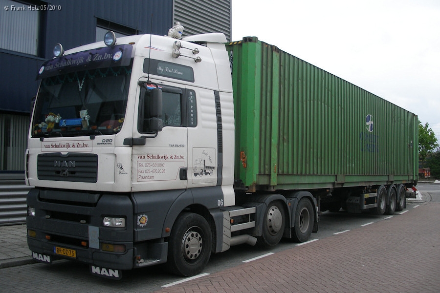 NL-MAN-TGA-26430-XXL-vSchalwijk-Holz-100810-01.jpg