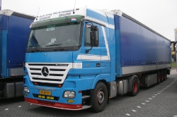 NL-MB-Actros-MP2-1844-de-Jong-Holz-100810-01