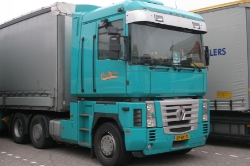 NL-Renault-Magnum-II-blau-Holz-100810-01