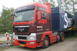 NL-MAN-TGX-26440-van-der-Kaa-Holz-100810-01