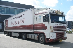 NL-DAF-XF-opt-Hof-Holz-110810-02