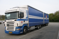 NL-Scania-R-420-weiss-Holz-110810-01