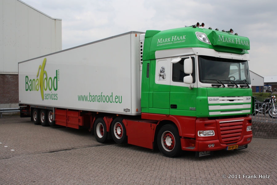 NL-DAF-XF-105510-Bananfood-Holz-090711-02.jpg