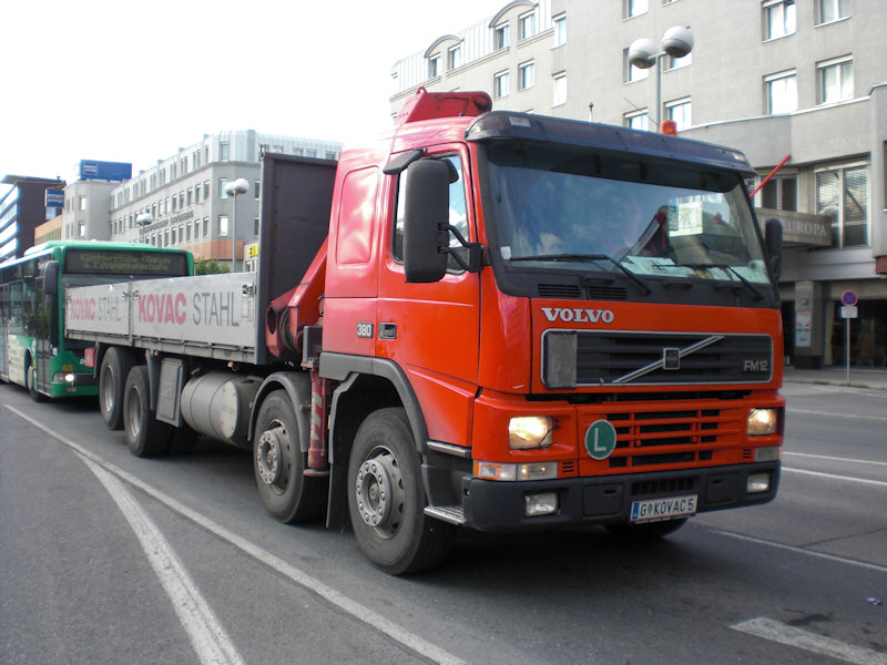 AUT-Volvo-FM12-380-rot-Kleinrensing-220810-01.jpg - U. Kleinrensing
