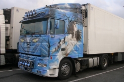 POR-DAF-XF-Holz-100810-01
