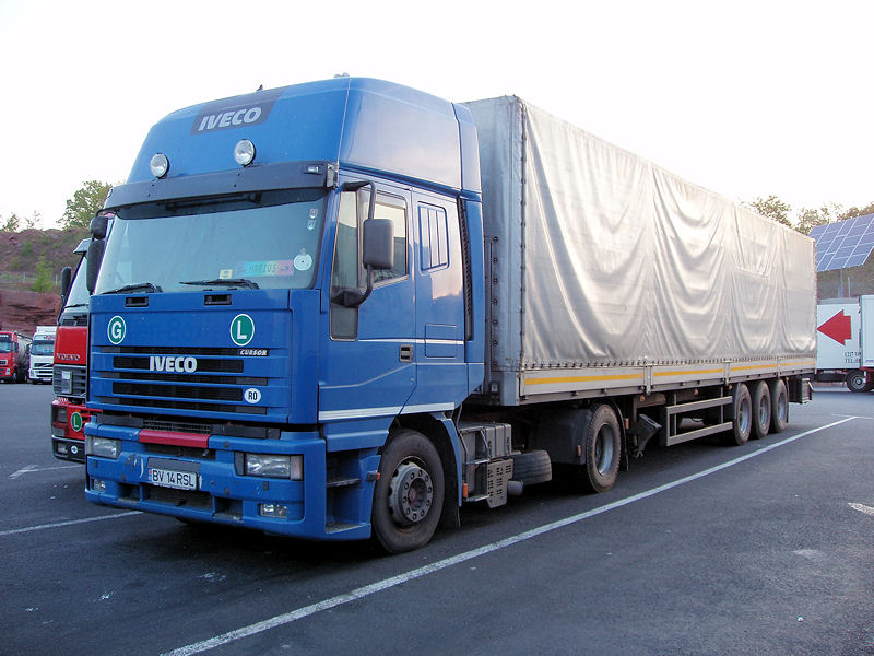 Iveco-EuroStar-blau-Holz-080607-01-RO.jpg
