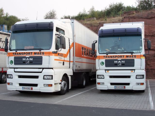 MAN-TGA-18410-XXL-Maes-Holz-051005-02-RO.jpg