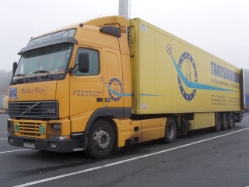 Volvo-FH12-420-Tirja-Holz-051005-01-RO
