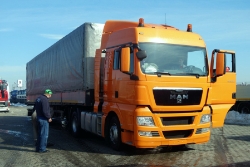 RO-MAN-TGX-18-440-orange-220210-1