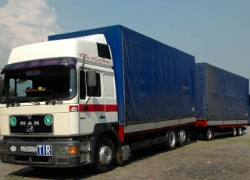 MAN-F2000-weiss-blau-Schiffner-130107-01-RUS