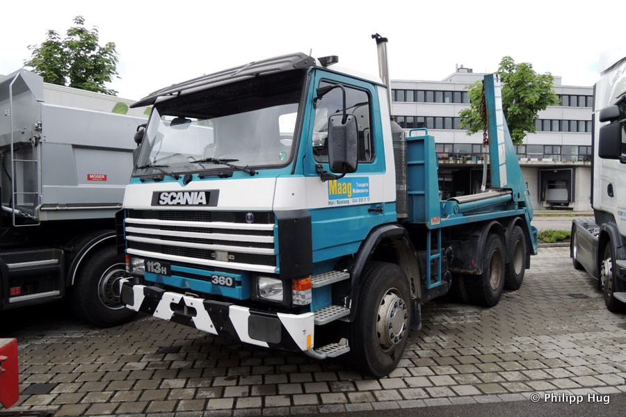 CH-Scania-113-H-360-blau-Hug-220712-01.jpg
