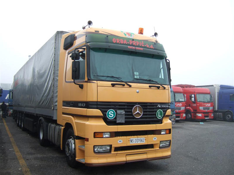 MB-Actros-1843-ex-Brantner-Fustinoni-010706-01-SRB.jpg - G. Fustinoni