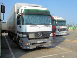 MB-Actros-1843-weiss-Fustinoni-221106-01-SCG