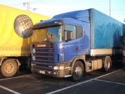 Scania-124-L-440-blau-Fustinoni-010706-02-SCG