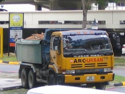 Nissan-Diesel-CW-520-Hlavac-030906-SGP