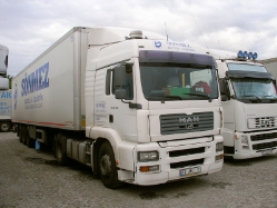TR-MAN-TGA-18430.Soenmez-Holz-250609-01