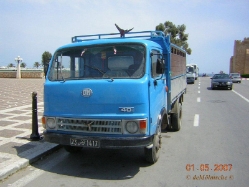 OM-40-TN-blau-Brock-240507-01-TUN