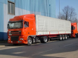 UA-DAF-XF-orange-DS-300610-02