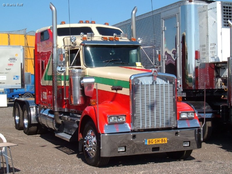Kenworth-W900-vdBosch-Rolf-10-08-07.jpg