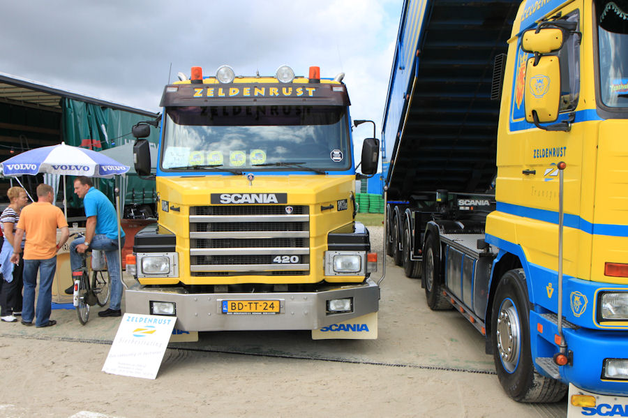 Scania-143-H-420-Zeldenrust-260709-01.jpg