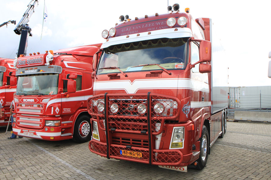 Volvo-FH12-500-van-Leeuwen-260709-02.jpg