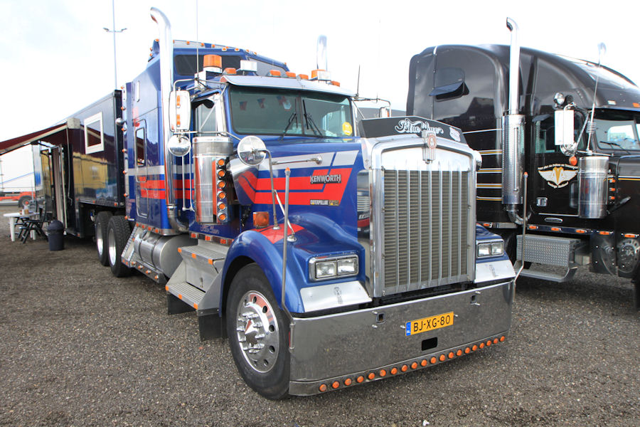 Kenworth-W-900-L-blau-280709-02.jpg