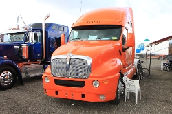 Kenworth-T-2000-orange-280709-02