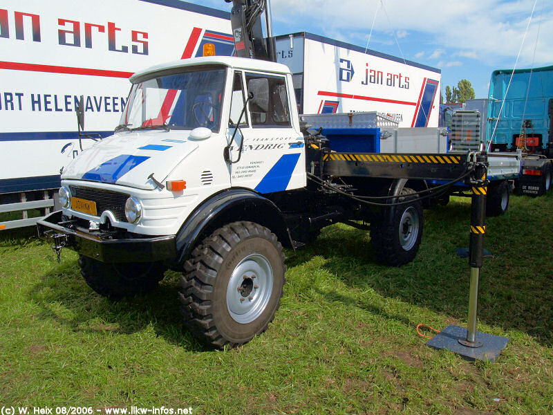 MB-Unimog-Vendrig-190806-01.jpg