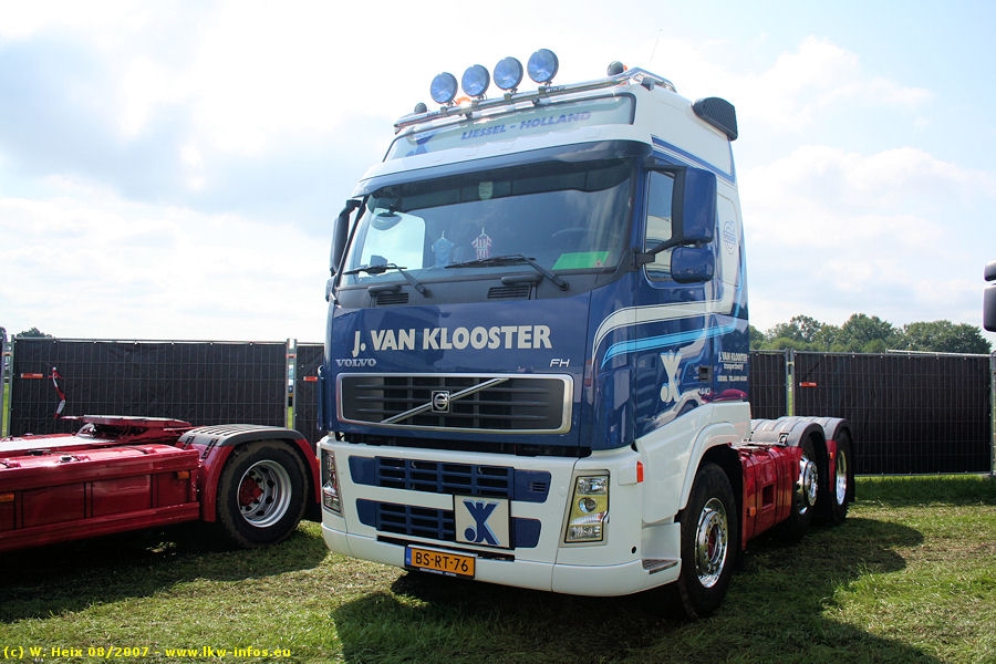 272-Volvo-FH-440-van-Klooster-110807.jpg
