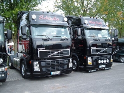 Volvo-FH12-schwarz-Rolf-180905-01