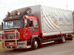 MAN-M2000-12224-Langenohl-(Szy)-2