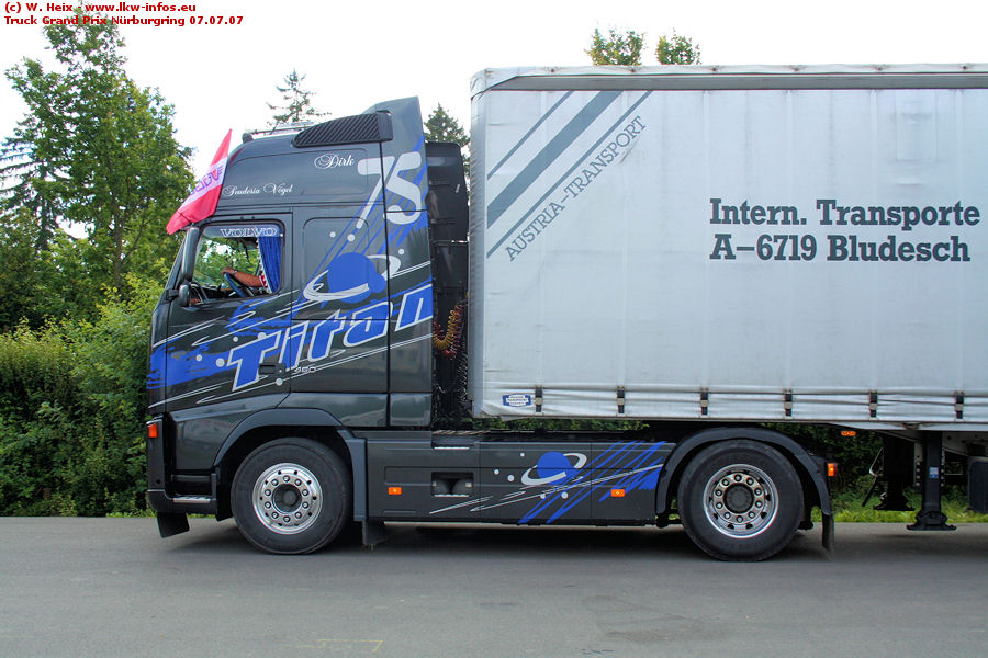 Volvo-FH12-460-Voegel-070707-02.jpg