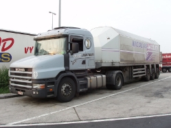 Scania-4er-NJ-Holz-220807-02