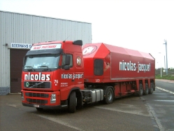 Volvo-FH12-NJ-Rouwet-130508-01